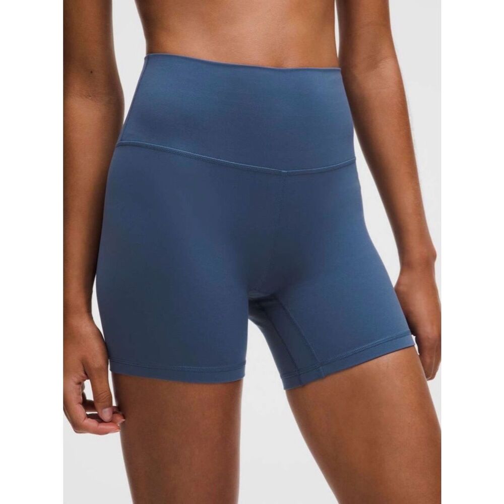 NWT Lululemon Align High-Rise Short 6"
Blue Twill Size 0